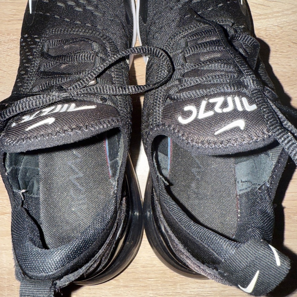 Nike Air Max 270 Black and White Sneakers - Size 9 - Picture 6 of 6